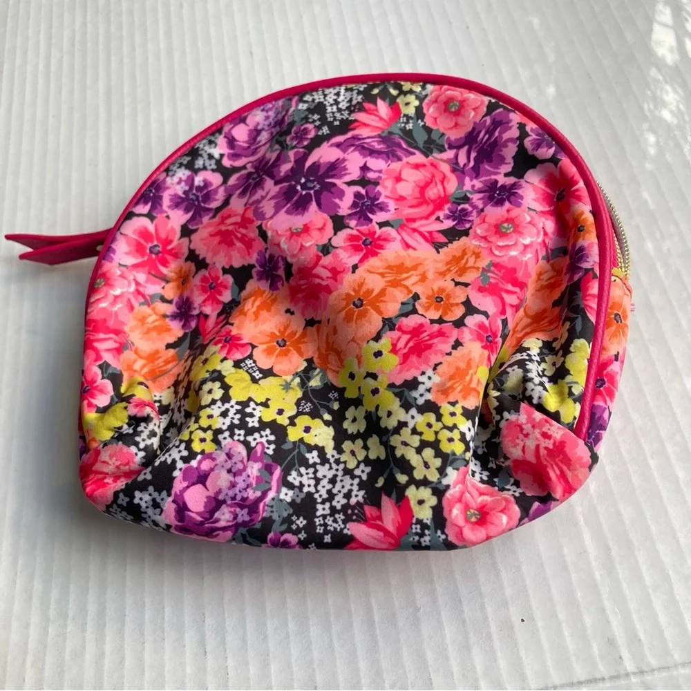 Betsey Johnson Floral Cosmetic Bag Black Multi Roses Print Make up Travel Case